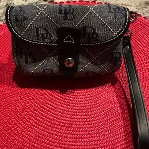 Dooney & Bourke Logoed Wristlet
